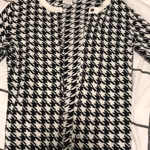 Xs black and white sweater cardigan